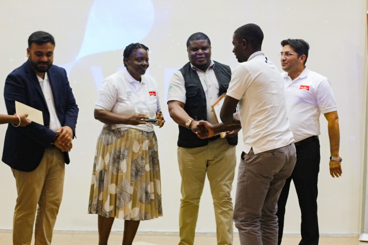 award giving 1